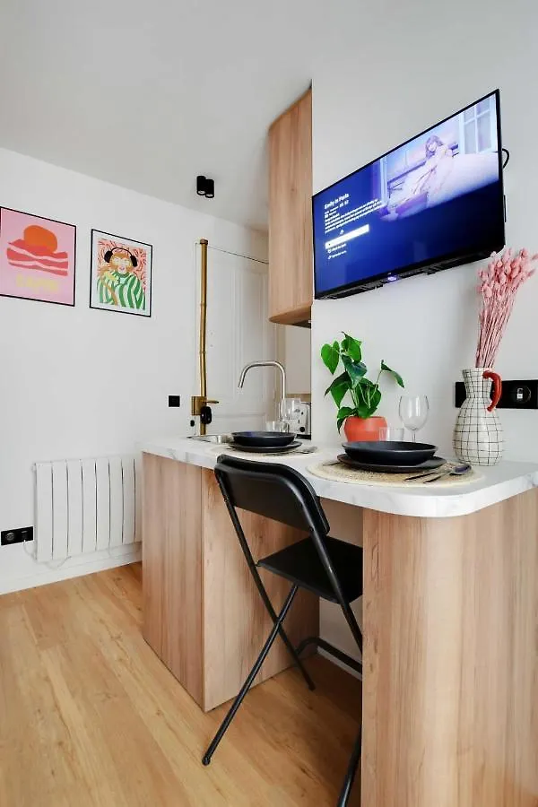 Charming Studio - 2P - Montmartre - Sacre-Coeur Paris Apartment